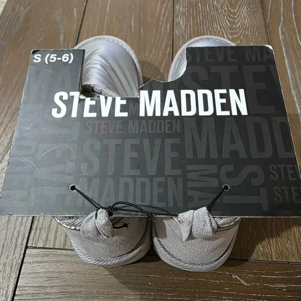 Steve Madden Silver Metallic Puffer Boot, Women's Size 5/6, NWT